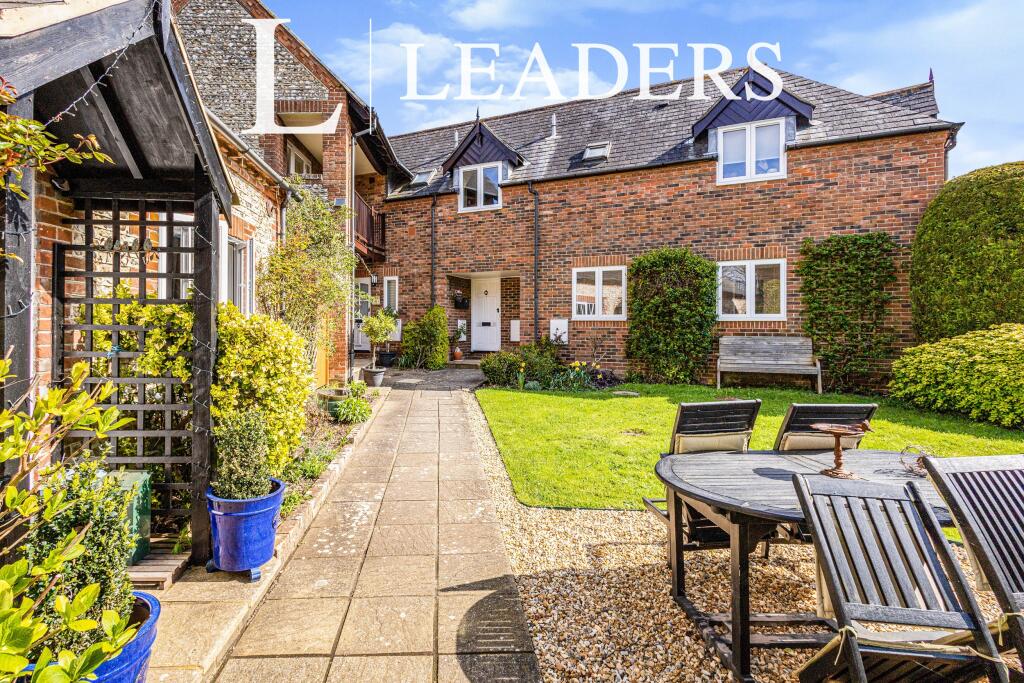 2 bed 1st Floor Flat for rent in Chichester. From Leaders - Emsworth