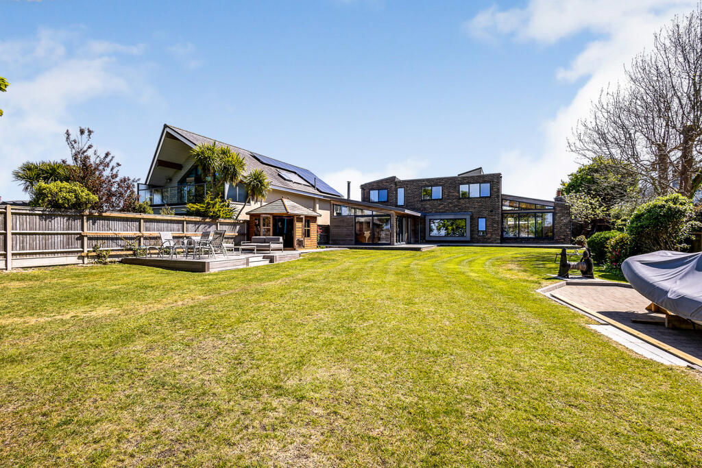 4 bed Detached for rent in Fleet. From Leaders - Emsworth