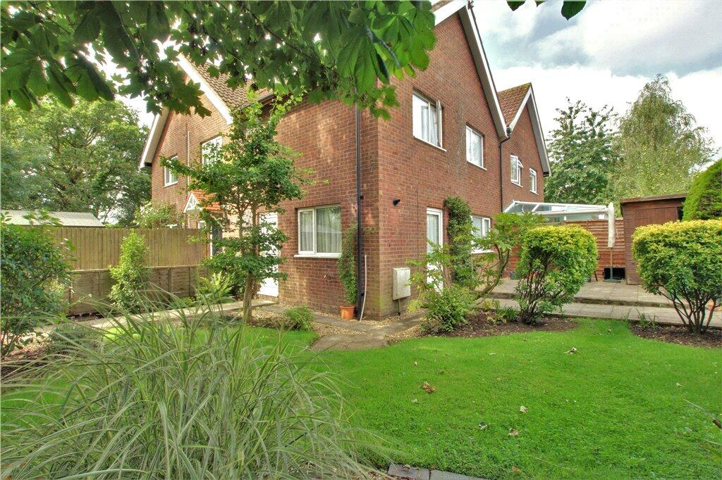 2 bed Detached for rent in Durrants. From Leaders - Emsworth