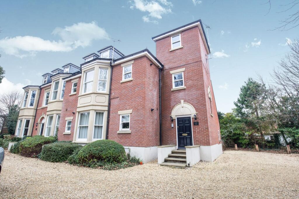 1 bed 1st Floor Flat for rent in Emsworth. From Leaders - Emsworth