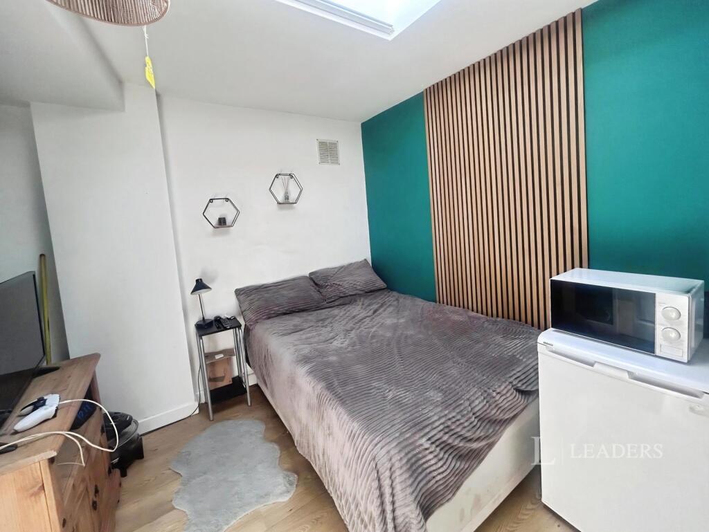 2 bed House Share for rent in Fleet. From Leaders - Emsworth 2 bed House Share for rent in Fleet. From Leaders - Emsworth