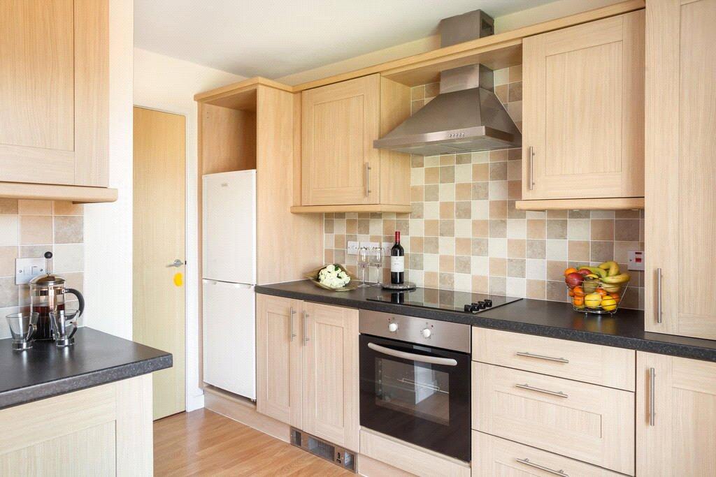 2 bed 1st Floor Flat for rent in Emsworth. From Leaders - Emsworth 2 bed 1st Floor Flat for rent in Emsworth. From Leaders - Emsworth