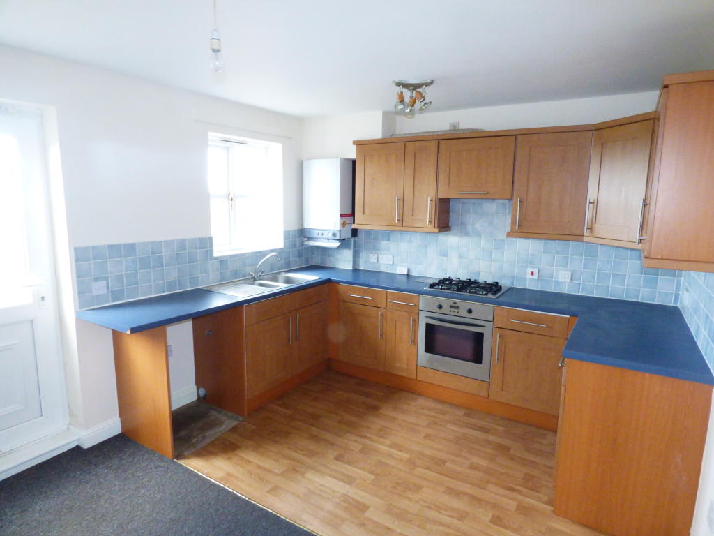 3 bed Mid Terraced House for rent in Kirkby-in-Ashfield. From Leaders - Mansfield