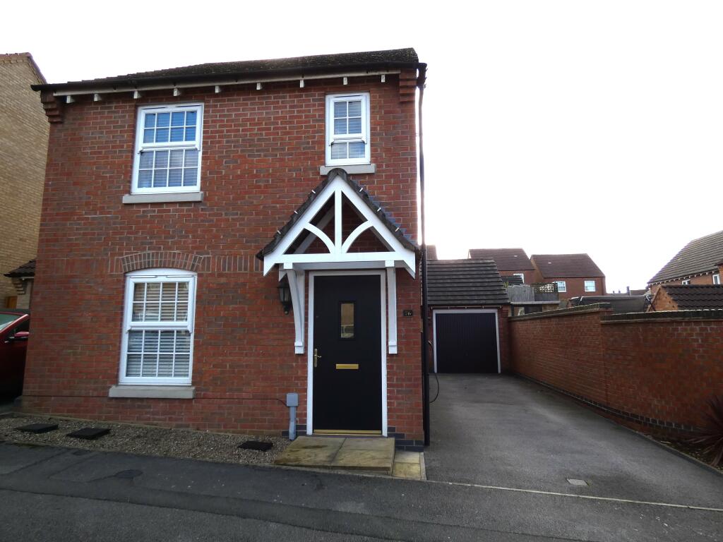 3 bed Detached House for rent in Rainworth. From Leaders - Mansfield