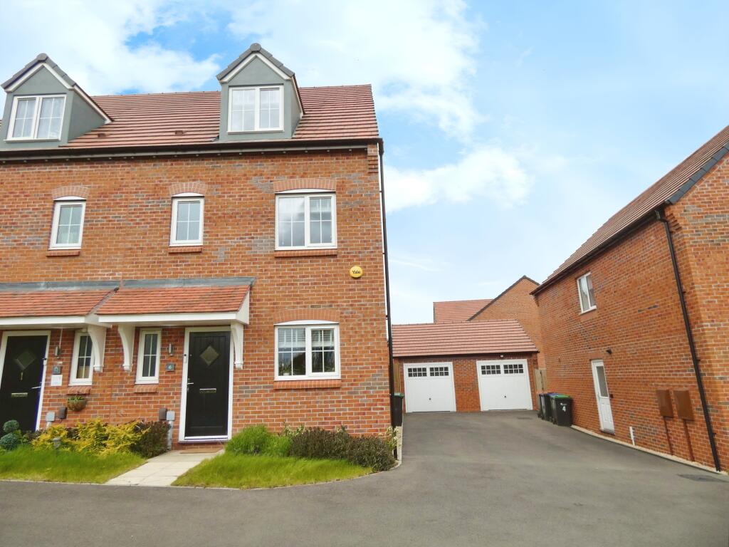 3 bed Detached House for rent in Hucknall. From Leaders - Mansfield