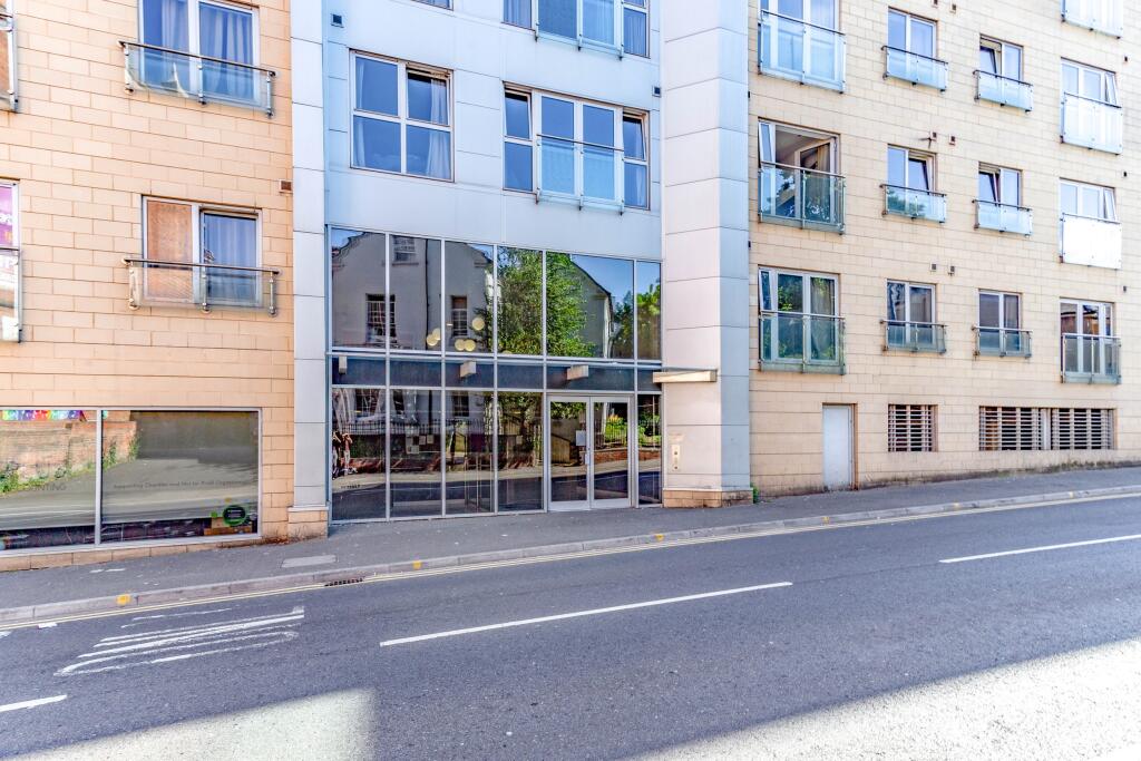 3 bed 1st Floor Flat for rent in Nottingham. From Leaders Sales - Nottingham