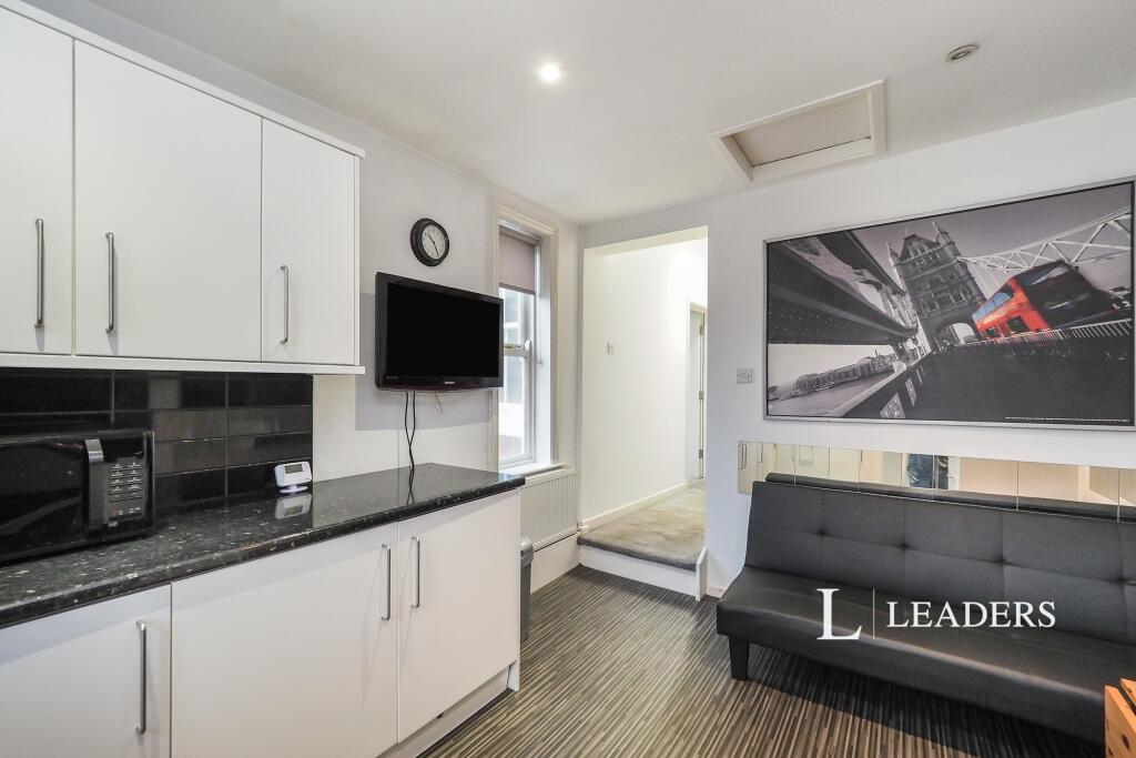 2 bed 1st Floor Flat for rent in Nottingham. From Leaders Sales - Nottingham