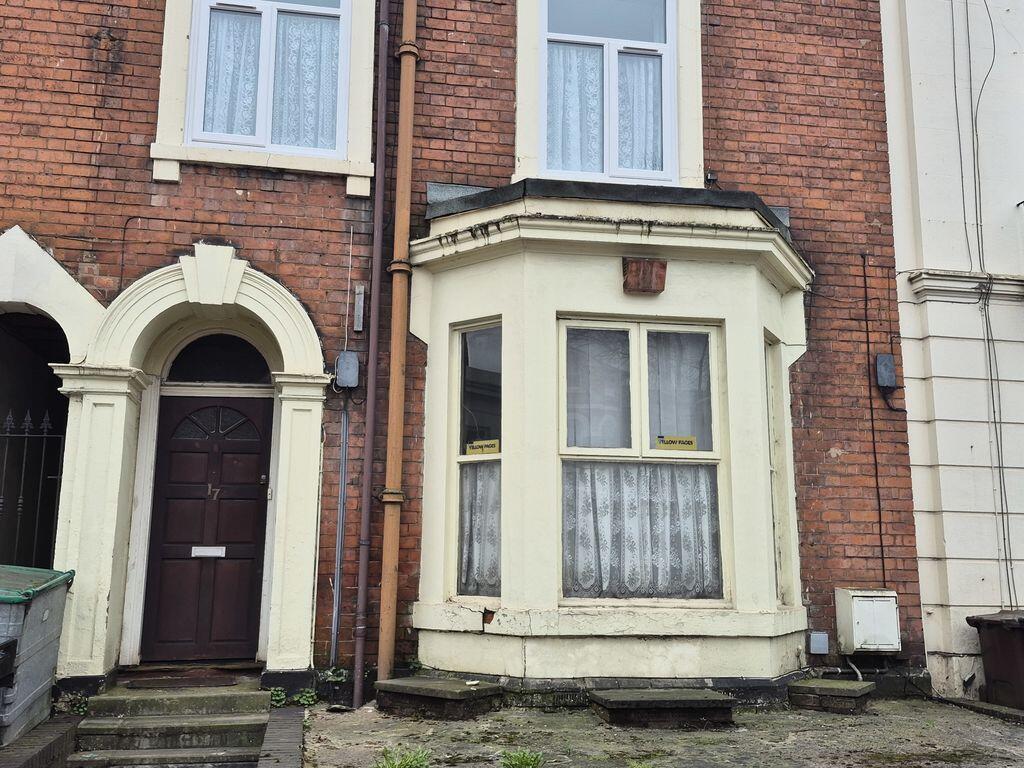 1 bed 1st Floor Flat for rent in Wolverhampton. From Skitts Estate Agents - Tipton