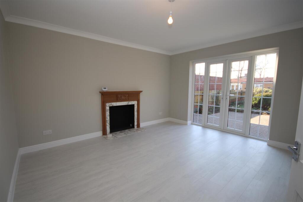 4 bed Detached for rent in Bexley. From Livermores The Estate Agents - Crayford
