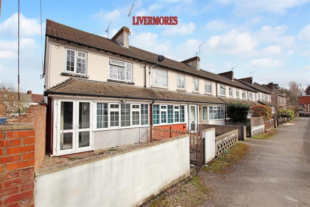 3 bed End of Terrace for rent in Hawley. From Livermores The Estate Agents - Dartford