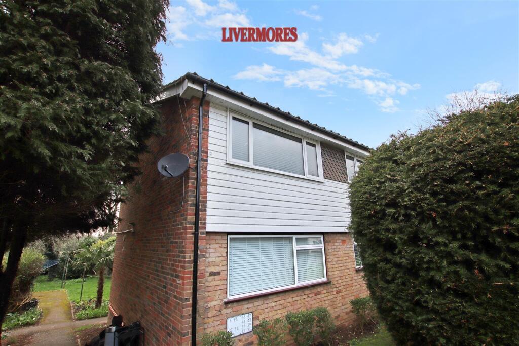 2 bed 1st Floor Flat for rent in South Darenth. From Livermores The Estate Agents - Dartford 2 bed 1st Floor Flat for rent in South Darenth. From Livermores The Estate Agents - Dartford