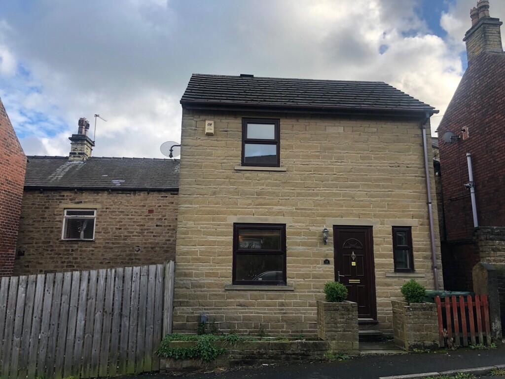 2 bed Detached for rent in Liversedge. From Barkers Estate Agents - Birkenshaw