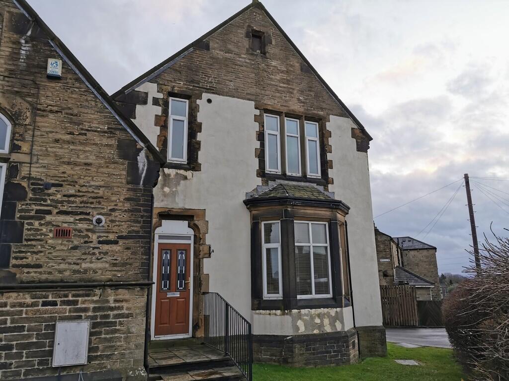2 bed Town House for rent in Tong. From Barkers Estate Agents - Birkenshaw