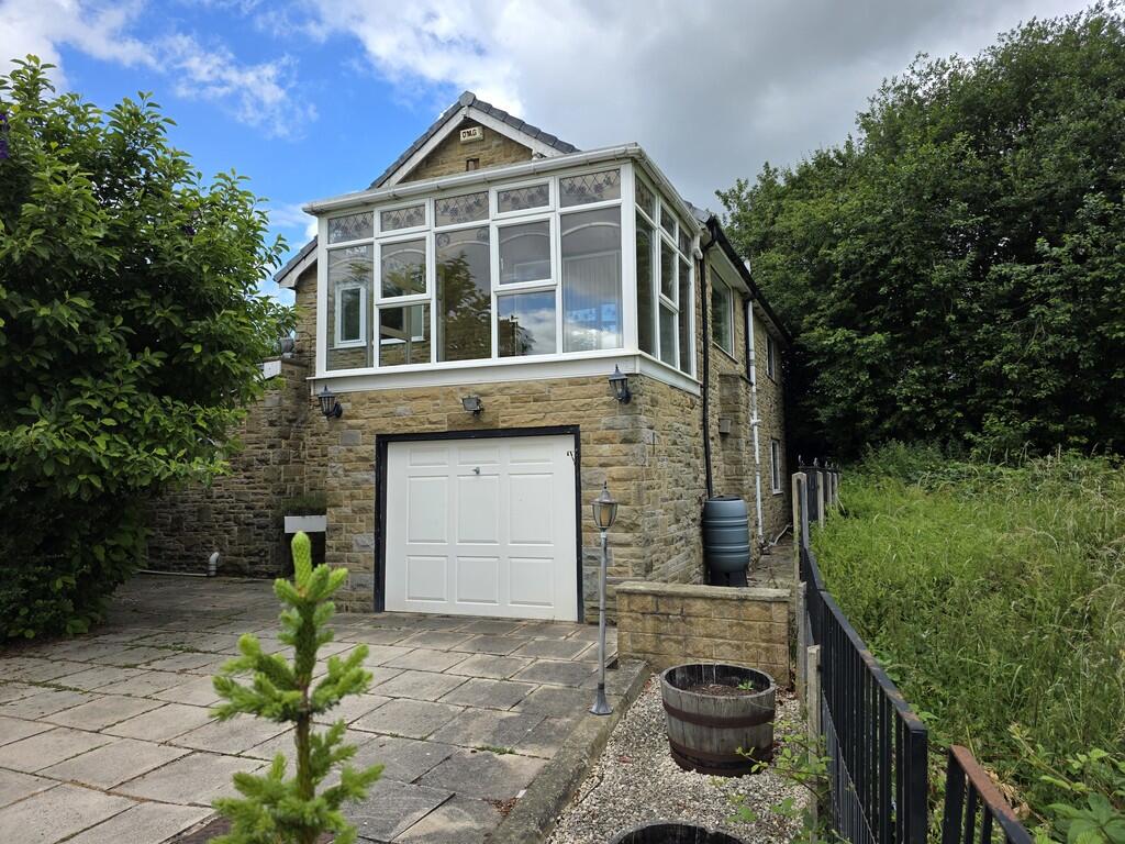 3 bed Detached for rent in Birkenshaw. From Barkers Estate Agents - Birkenshaw