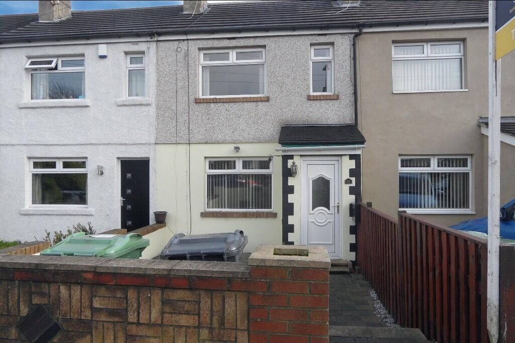 2 bed Mid Terraced House for rent in Drub. From Barkers Estate Agents - Birkenshaw