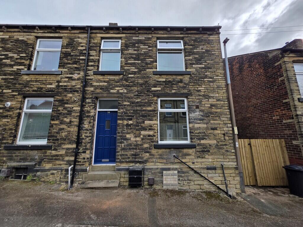 2 bed End of Terrace for rent in Liversedge. From Barkers Estate Agents - Birkenshaw 2 bed End of Terrace for rent in Liversedge. From Barkers Estate Agents - Birkenshaw