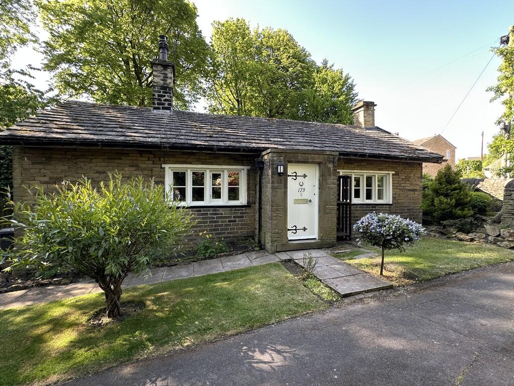 2 bed Detached for rent in Scholes. From Barkers Estate Agents - Birkenshaw