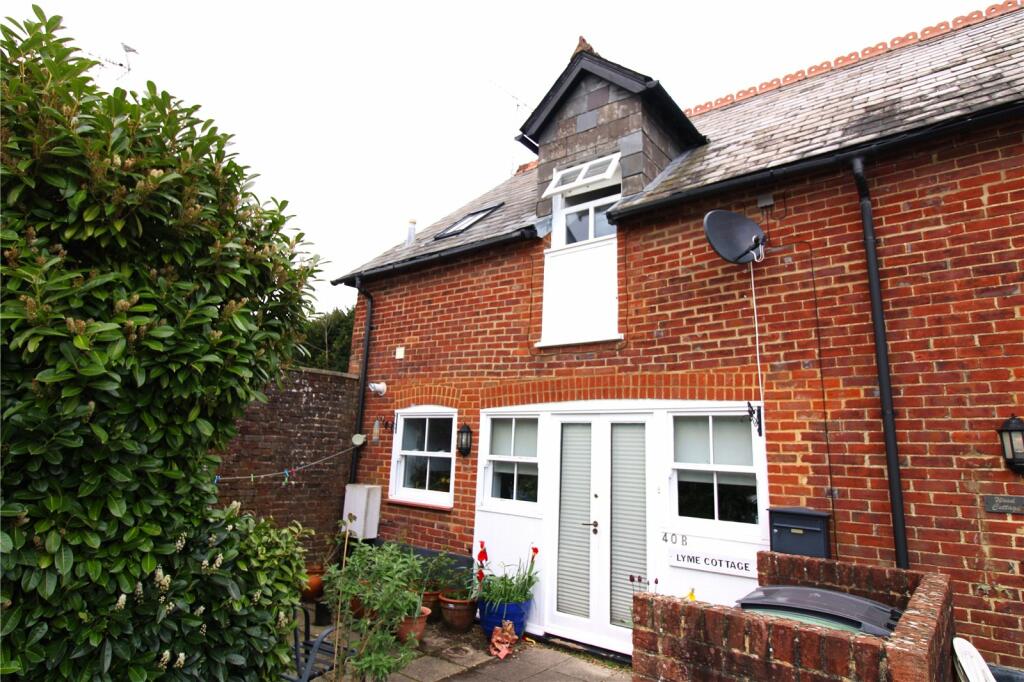 2 bed End Terraced House for rent in Liss. From Chapplins Estate Agents - Liss