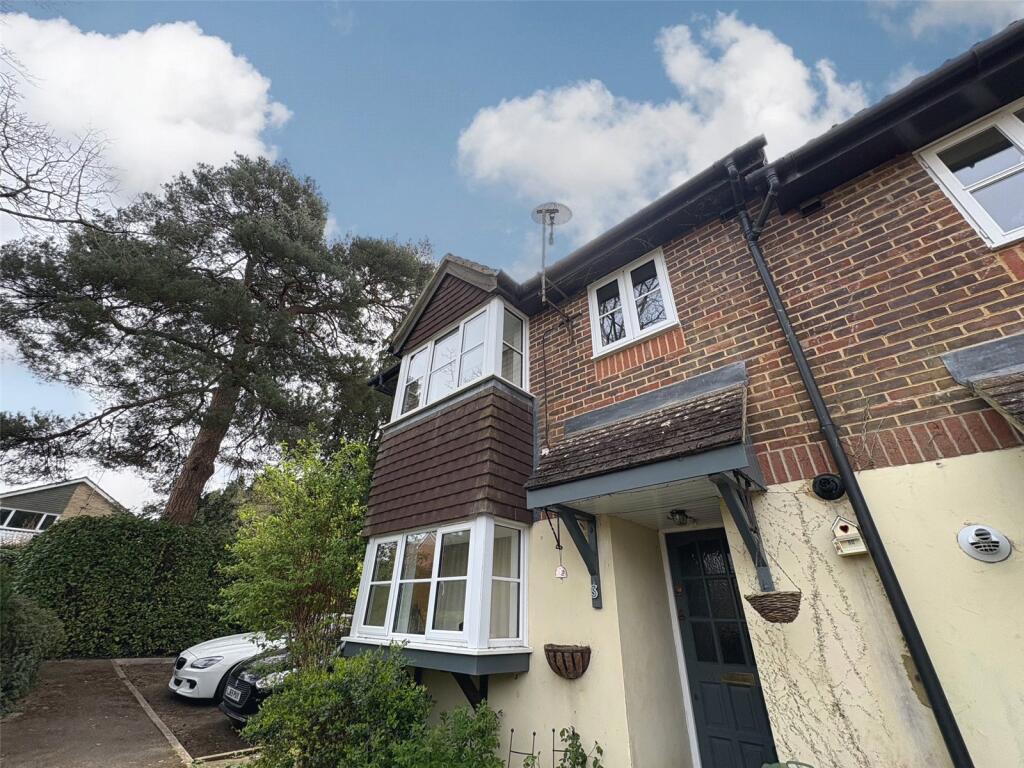 1 bed End of Terrace for rent in The Mint. From Chapplins Estate Agents - Liss