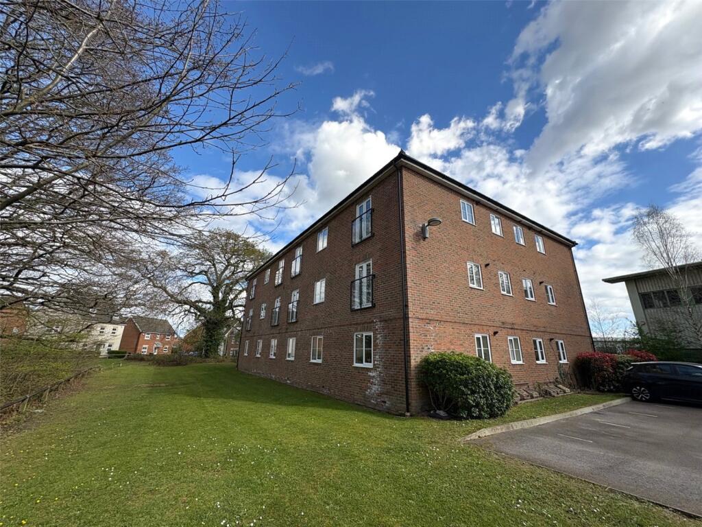 2 bed Apartment for rent in Hedge End. From Chapplins Estate Agents - Liss