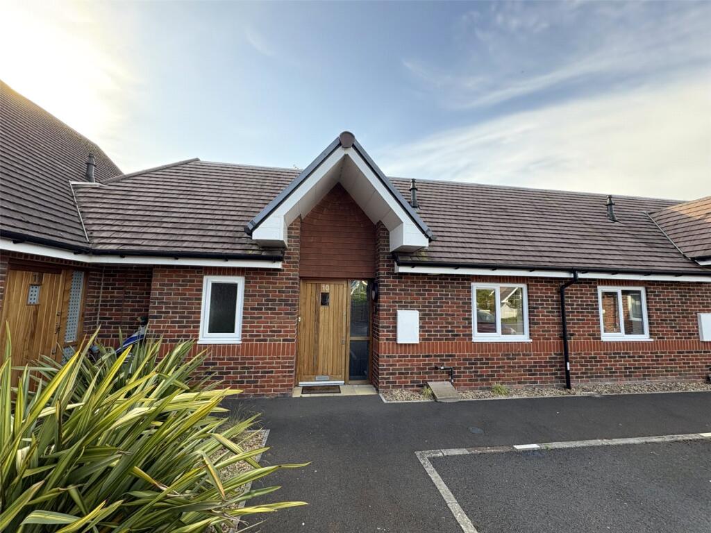 2 bed Bungalow for rent in Liss. From Chapplins Estate Agents - Liss
