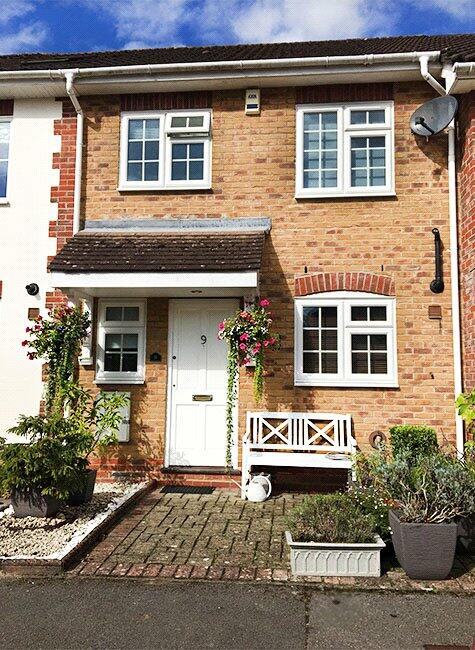 3 bed Mid Terraced House for rent in Durrants. From Chapplins Estate Agents - Liss