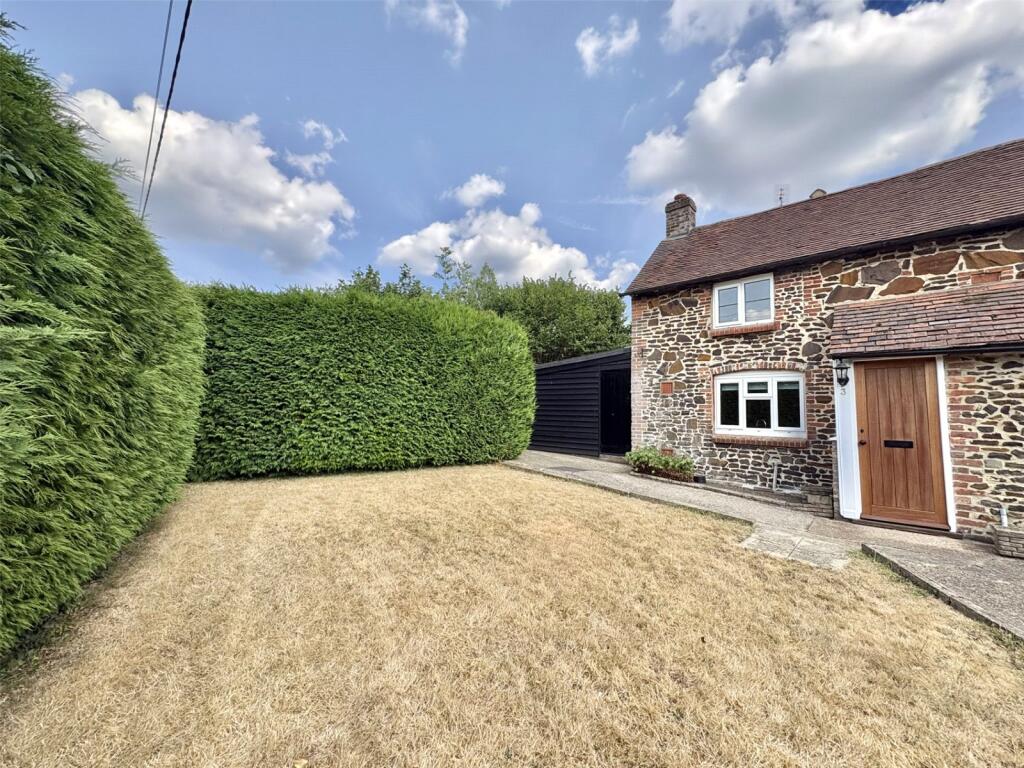 3 bed Semi Detached for rent in Greatham. From Chapplins Estate Agents - Liss 3 bed Semi Detached for rent in Greatham. From Chapplins Estate Agents - Liss