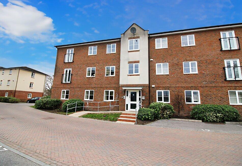 2 bed Apartment for rent in Hedge End. From Chapplins Estate Agents - Liss 2 bed Apartment for rent in Hedge End. From Chapplins Estate Agents - Liss