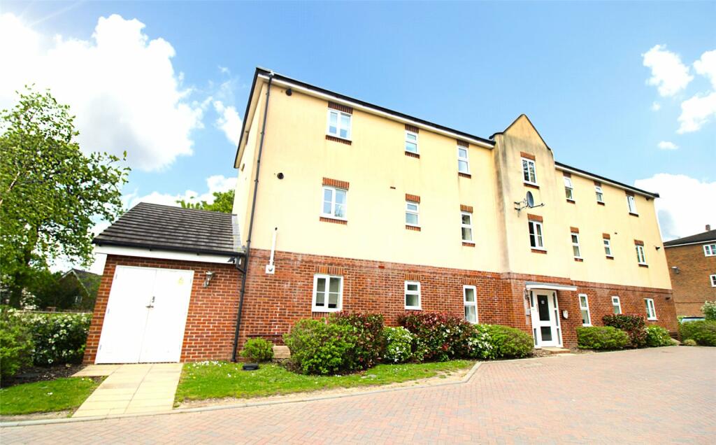 2 bed Apartment for rent in Hedge End. From Chapplins Estate Agents - Liss 2 bed Apartment for rent in Hedge End. From Chapplins Estate Agents - Liss