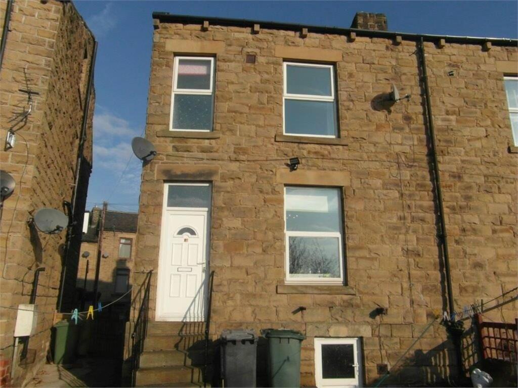 2 bed End of Terrace for rent in Batley. From Barkers Estate Agents - Birstall