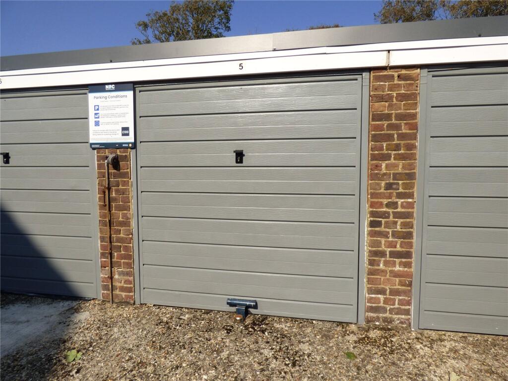 0 bed Mid Terraced House for rent in Littlehampton. From Leaders - Rustington