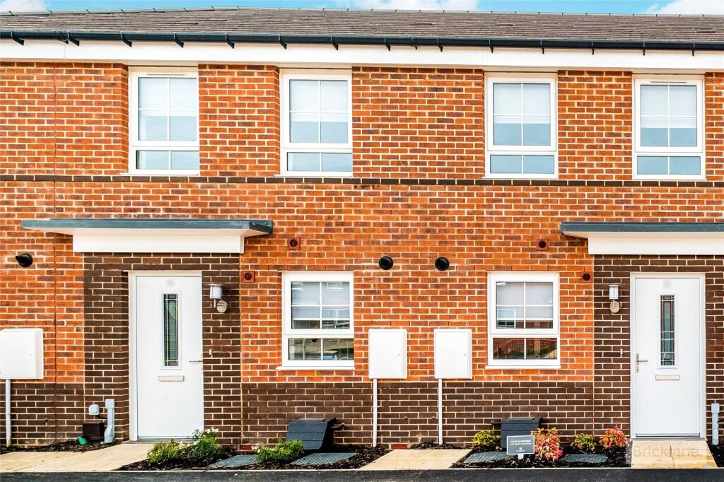 2 bed Mid Terraced House for rent in . From Leaders - Rustington