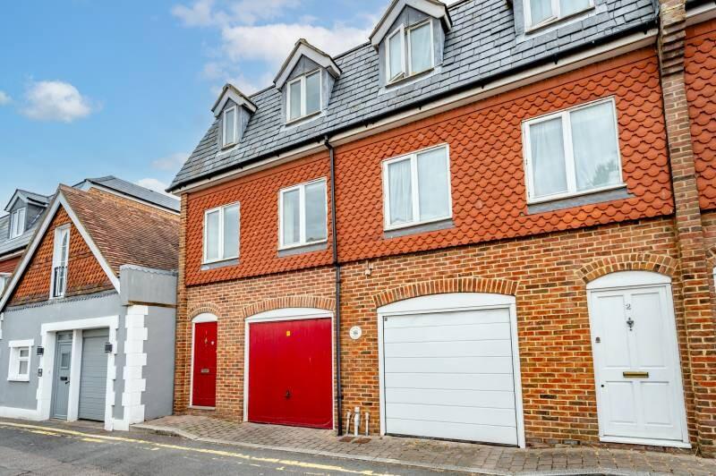2 bed Town House for rent in Eastbourne. From Property Rentals - Eastbourne
