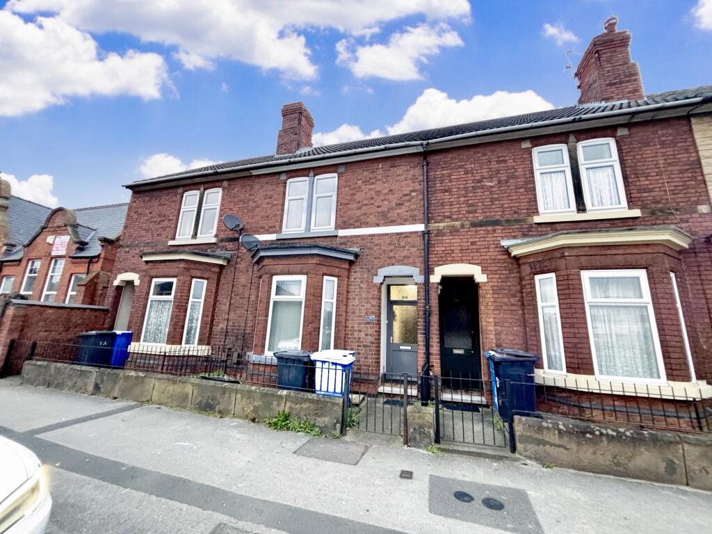 5 bed Mid Terraced House for rent in Derby. From Leaders - Derby City Cornmarket