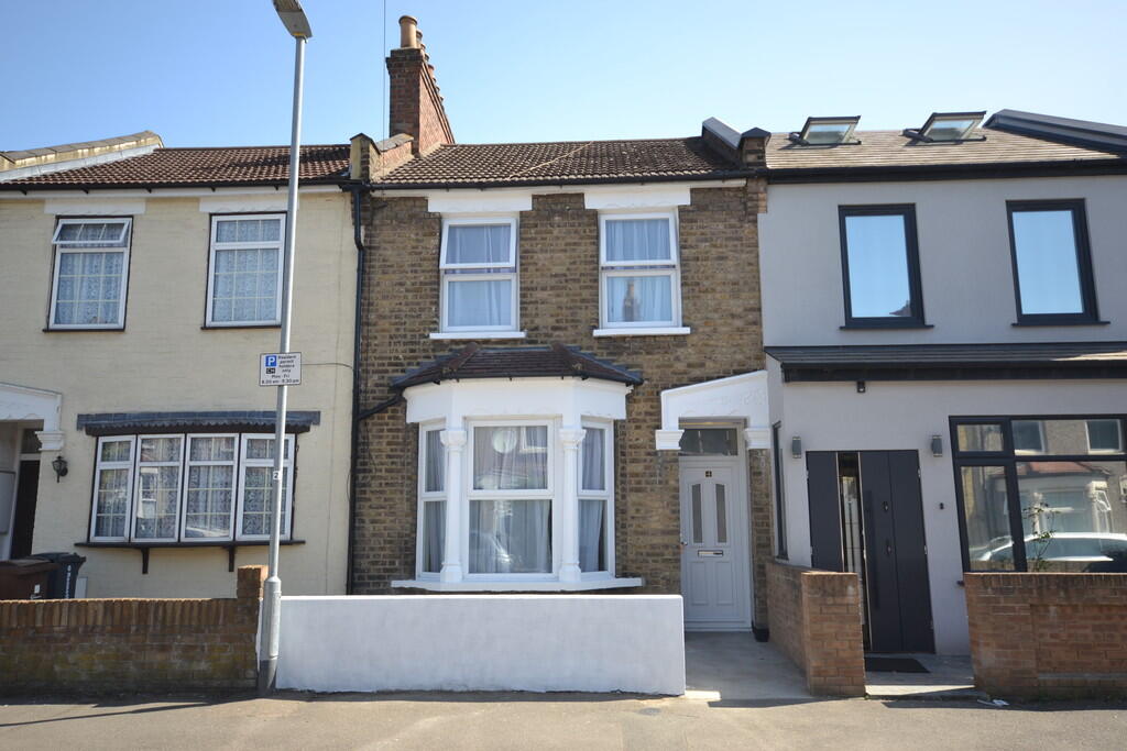 3 bed Mid Terraced House for rent in Romford. From Homechoice - Ilford 3 bed Mid Terraced House for rent in Romford. From Homechoice - Ilford