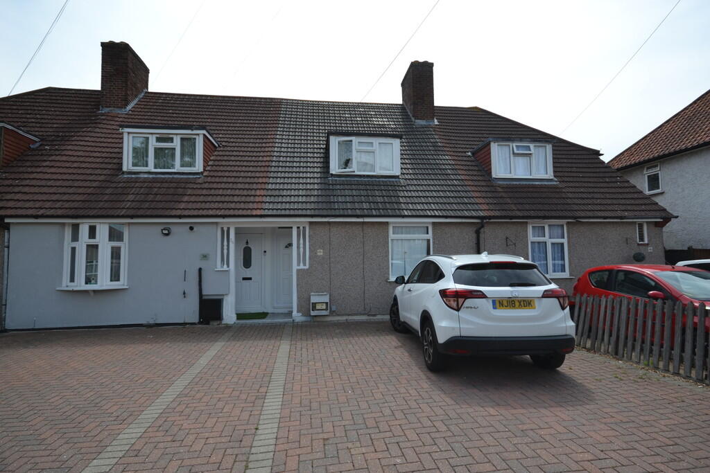 2 bed Mid Terraced House for rent in Ilford. From Homechoice - Ilford