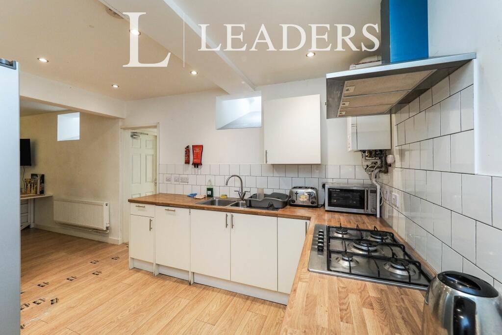 8 bed Semi Detached for rent in Beeston. From Leaders Lettings - Long Eaton