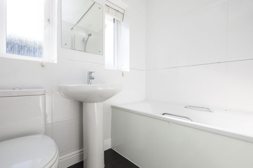 3 bed Detached for rent in Long Eaton. From Leaders Lettings - Long Eaton