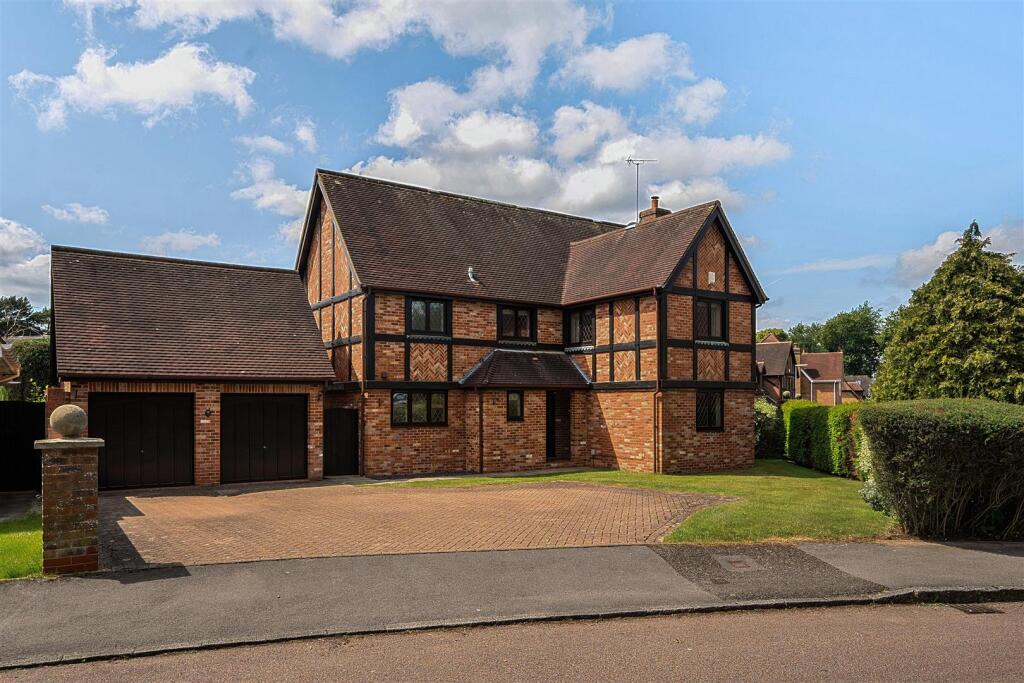 5 bed Detached for rent in Burgh Heath. From Richard Saunders and Company - Banstead