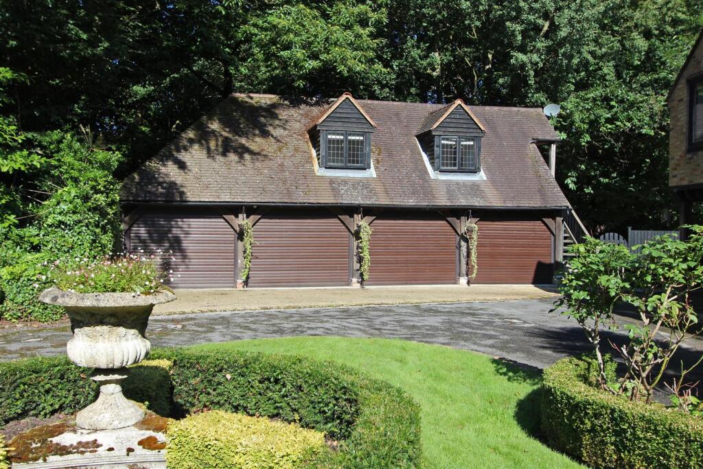 0 bed Studio for rent in Coulsdon. From Richard Saunders and Company - Banstead 0 bed Studio for rent in Coulsdon. From Richard Saunders and Company - Banstead