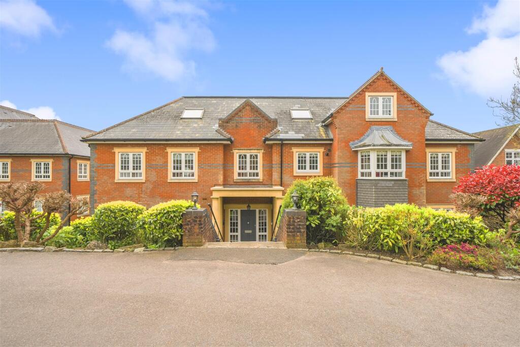 2 bed Apartment for rent in Burgh Heath. From Richard Saunders and Company - Banstead