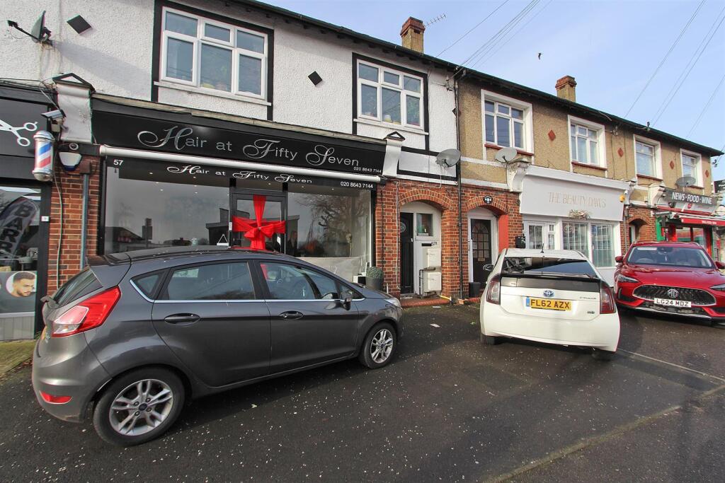 4 bed Studio for rent in Carshalton. From Richard Saunders and Company - Banstead 4 bed Studio for rent in Carshalton. From Richard Saunders and Company - Banstead
