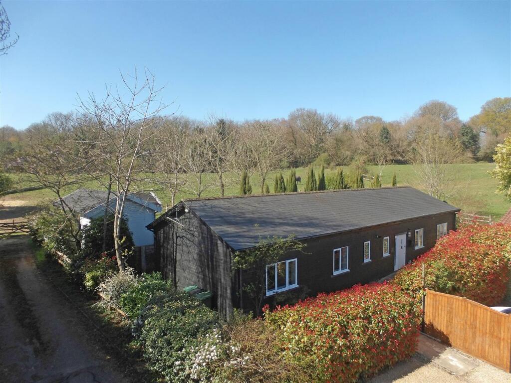 4 bed Detached bungalow for rent in Burgh Heath. From Richard Saunders and Company - Banstead 4 bed Detached bungalow for rent in Burgh Heath. From Richard Saunders and Company - Banstead