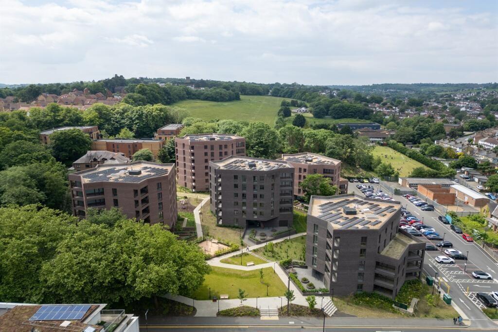 3 bed Apartment for rent in Coulsdon. From Richard Saunders and Company - Banstead