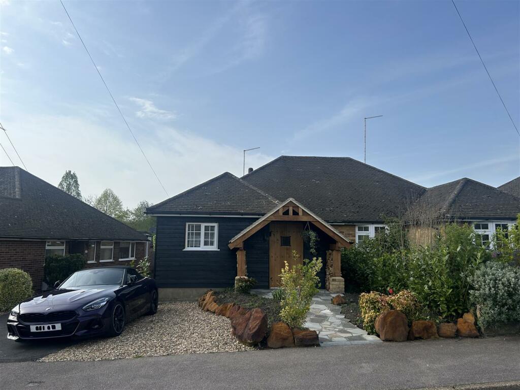 2 bed Bungalow for rent in Kemsing. From Ibbett Mosely Surveyors LLP - Tonbridge