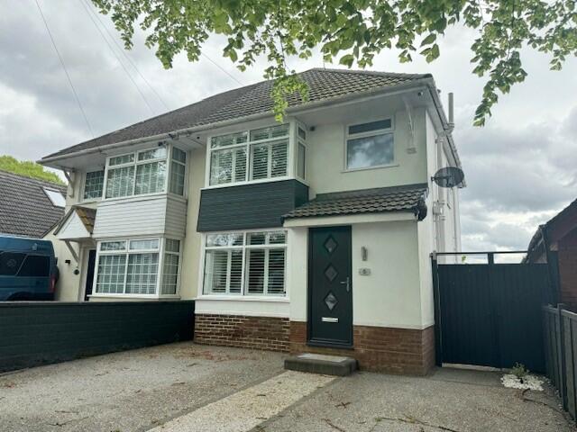 3 bed Semi-Detached House for rent in Old Netley. From Leaders - Bitterne