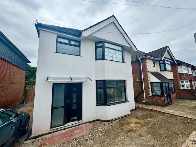3 bed Detached for rent in Southampton. From Leaders - Bitterne