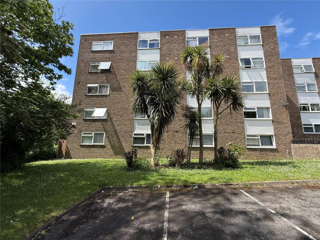 1 bed 1st Floor Flat for rent in Old Netley. From Leaders - Bitterne 1 bed 1st Floor Flat for rent in Old Netley. From Leaders - Bitterne