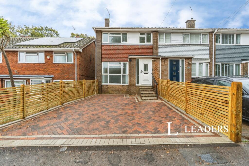 3 bed Mid Terraced House for rent in Hedge End. From Leaders - Bitterne 3 bed Mid Terraced House for rent in Hedge End. From Leaders - Bitterne