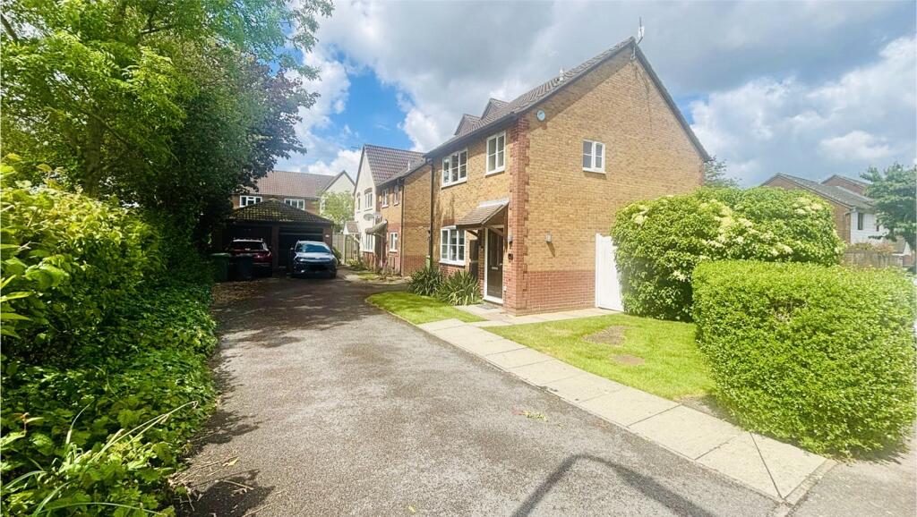 3 bed Mid Terraced House for rent in Southampton. From Leaders - Hedge End